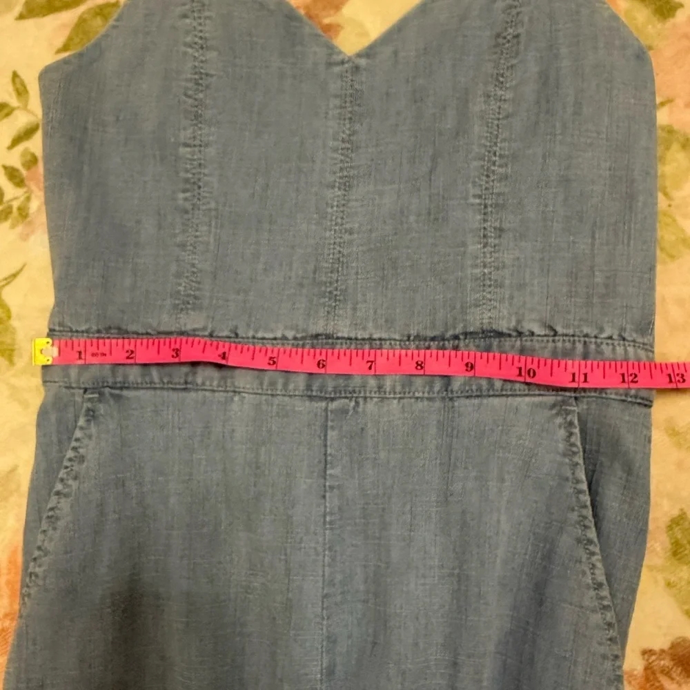 Alice + Olivia Linen Cristal Wide Leg Jumpsuit in Light Chambry - Picture 9 of 16